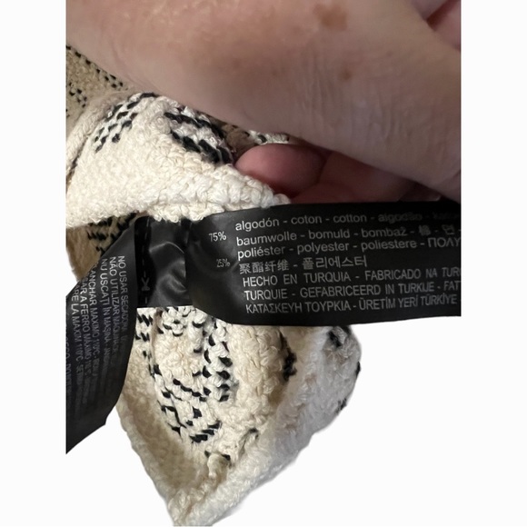 A Zara Knit skirt in size small - Picture 4 of 7